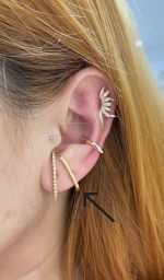 Brinco Semijoia Ear Hook Liso Banho Ouro 18K - Imagem 2